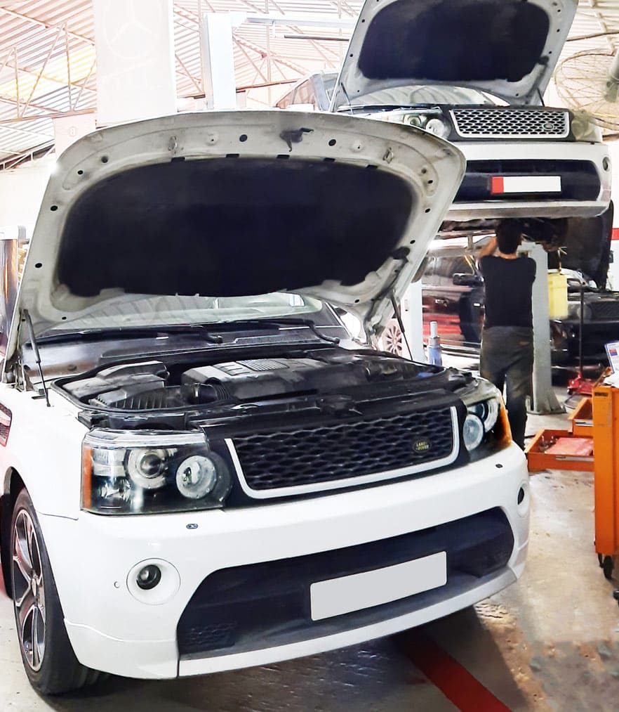 range rover car during repair process